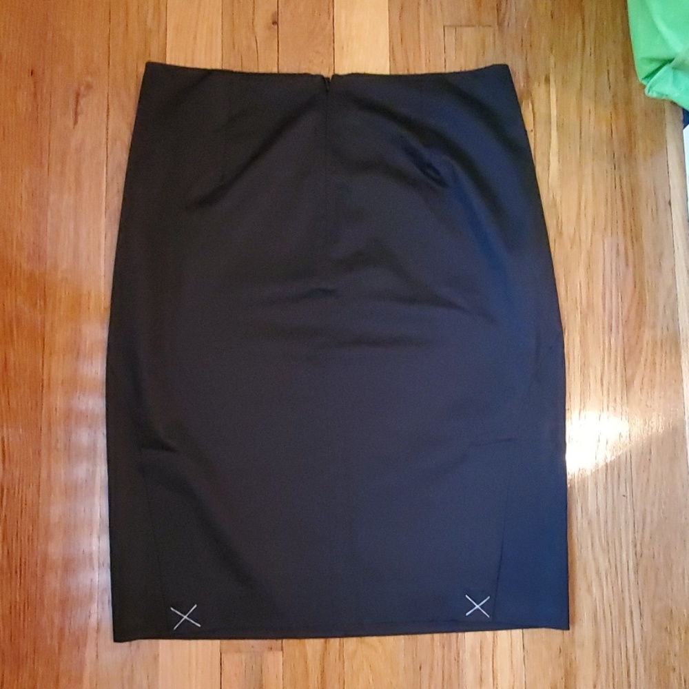 Black Pencil Skirt - New With Tags - Picture 3 of 4